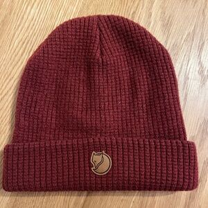 Red Fjallraven Beanie